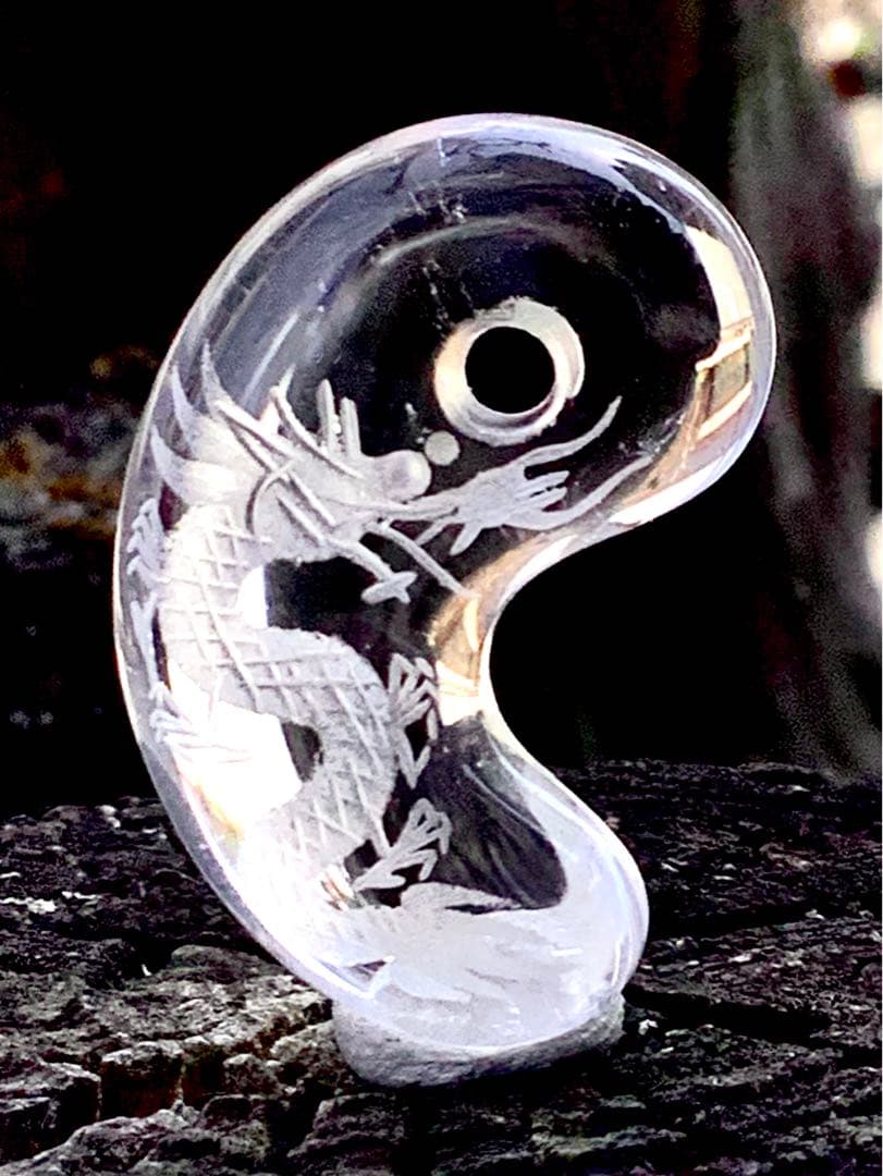 ✳　【 彫り師*秀峯作雲龍彫り ]乙女水晶勾玉　限定数量*極上縁起勾玉 本物保証