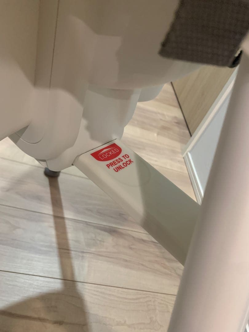 【廃盤品】BABYBJÖRN 脚グレー ホワイト ハイチェア