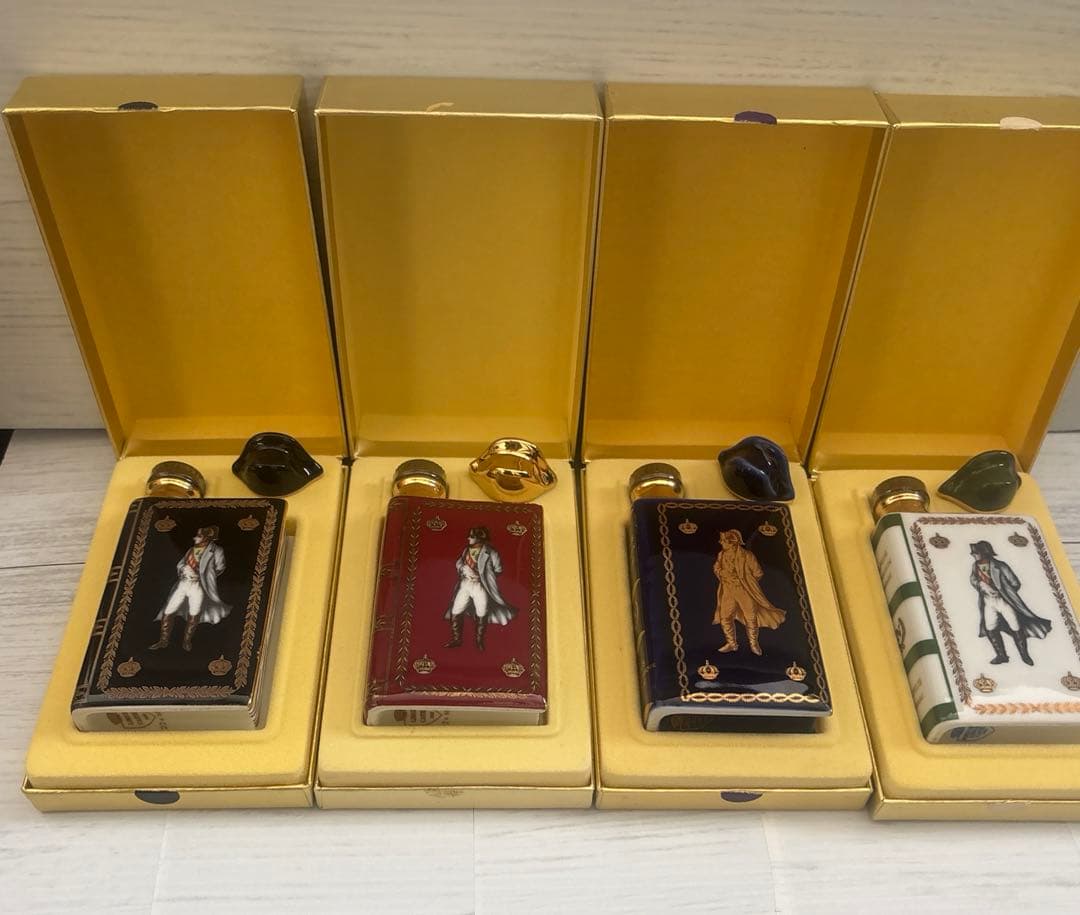 【未開封品】CAMUS ナポレオン ブック型陶器ボトル 元箱付き コニャック