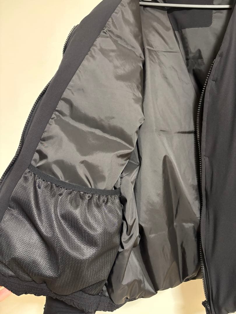 ADAM ET ROPÉ ALLIED ノーカラーダウンジャケット M/ブラック