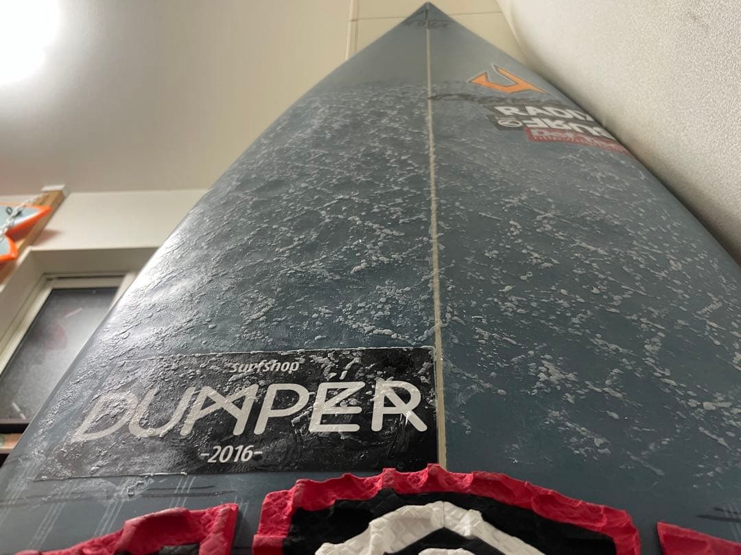 手渡し　ジャスティスサーフボード　キャロルシェイプ　GEM 5‘10