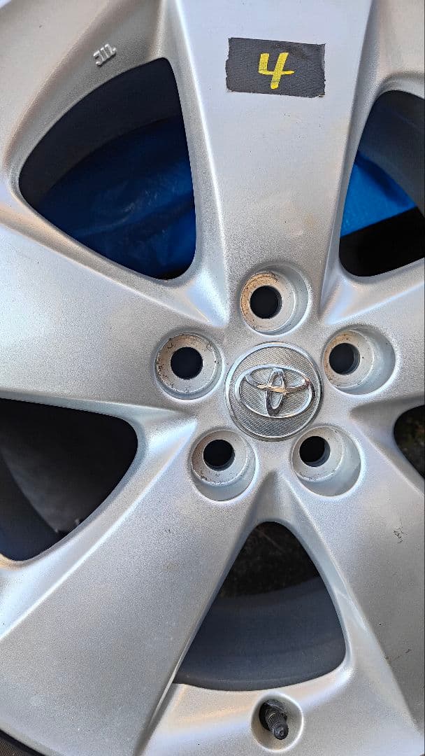 み*ぃ様 トヨタ プリウス純正　17インチホイールセット