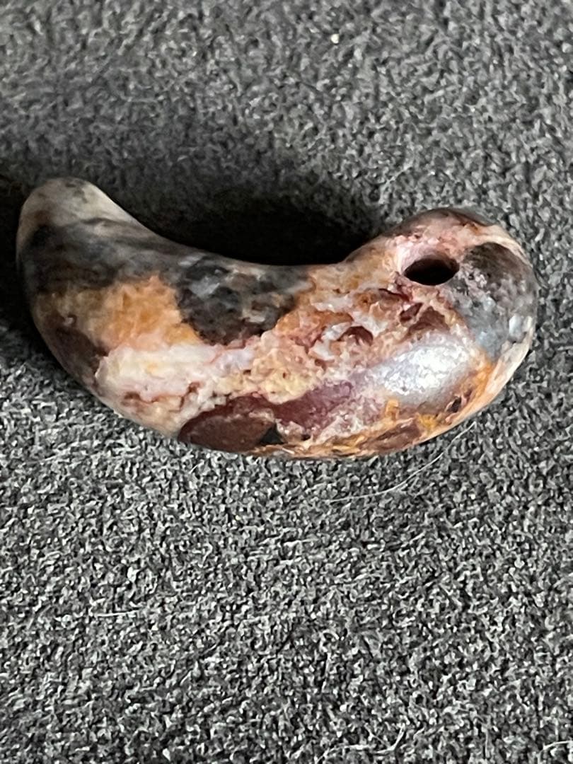 弥生〜古墳時代勾玉　変成岩？