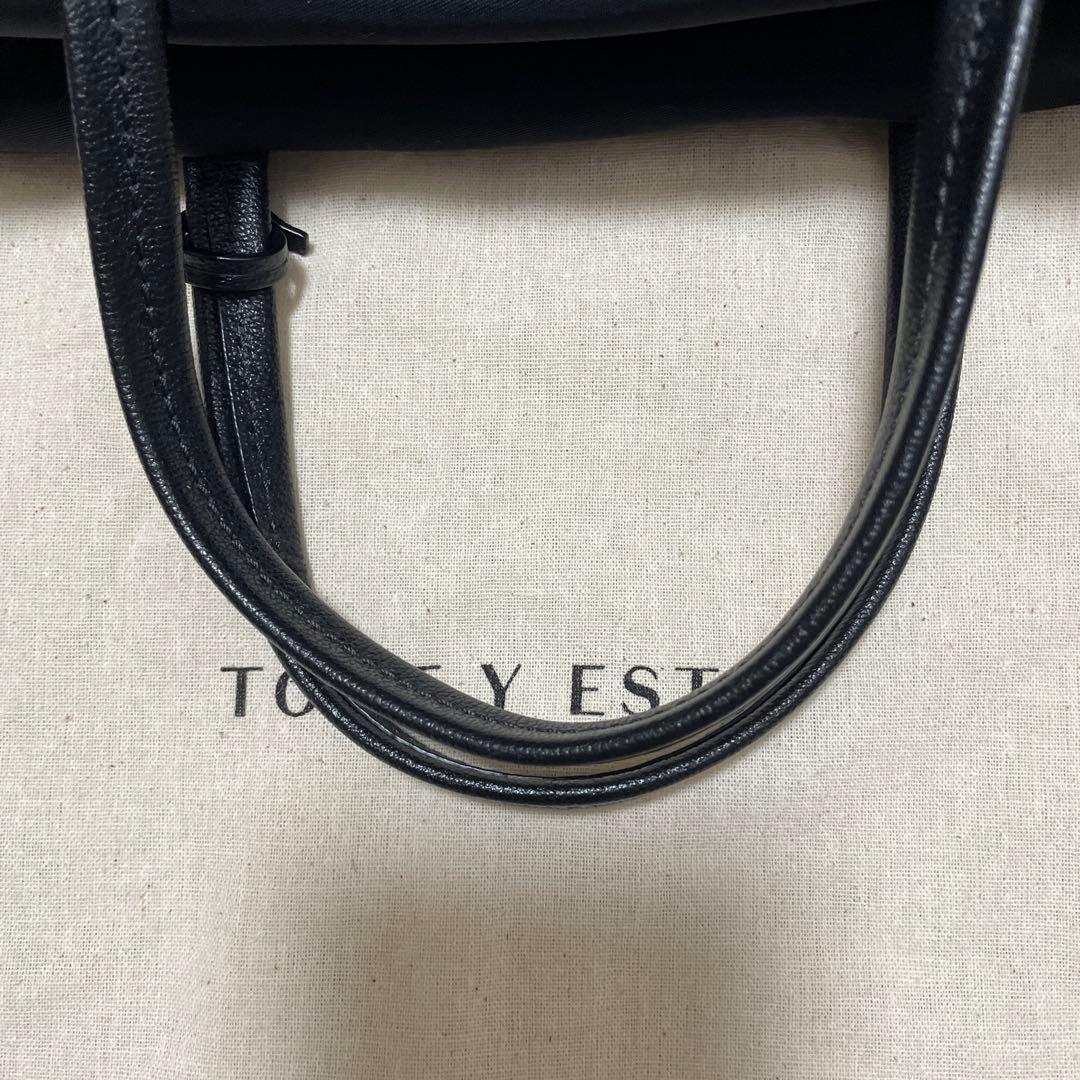 日曜日までの限定値下げ‼️ トゥティエ　ナイロンスモールバッグ　クロ