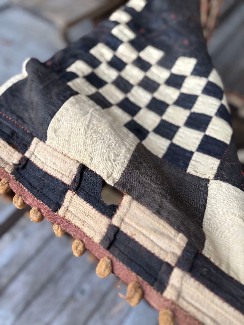 545 アフリカヴィンテージ クバ王国 プショング族 マフェル 王族衣装 市松