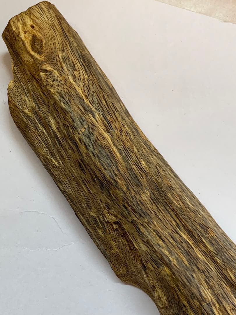 極上緑油伽羅 沈香原木 香木 重さ:131.8g (高ランク本物証明)