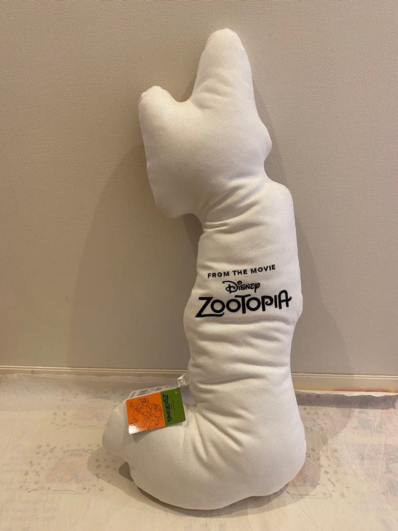 ズートピア ニック ダイカットクッション ディズニーストア