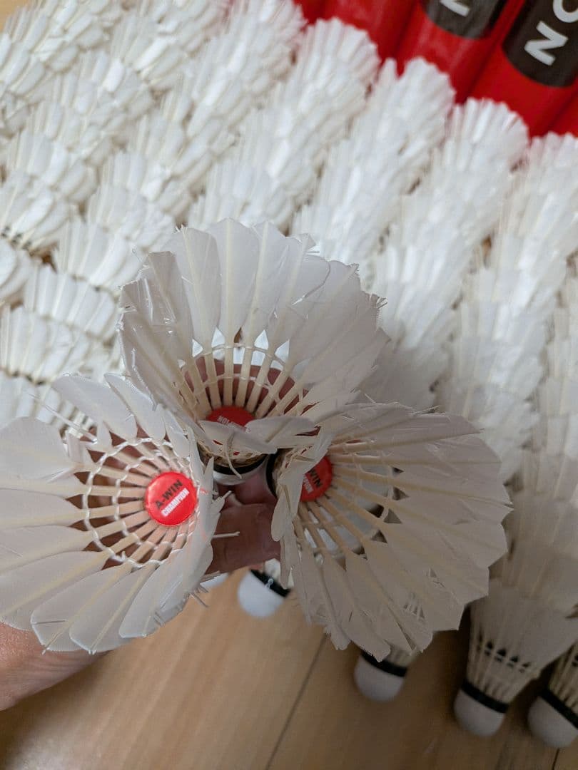 し*ー様 バドミントン中古シャトル　240球　＋クズシャトル120球サービス