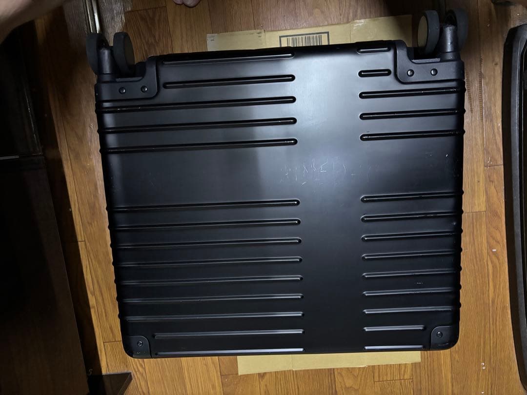 【値下げ！】 イノベーター アルミスーツケース inv1611