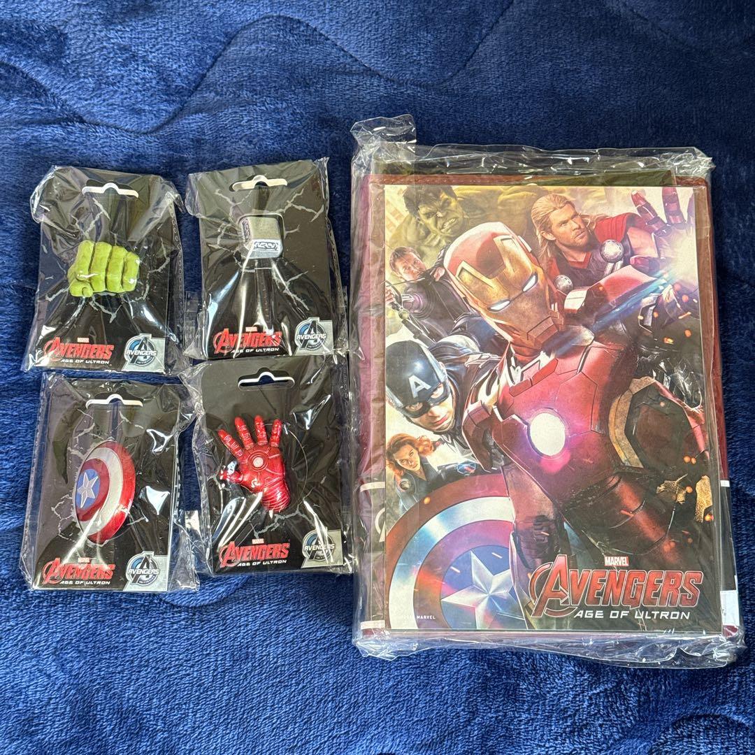 アベンジャーズ　マーベル　グッズ　ホットトイズ　マグネット　ノート