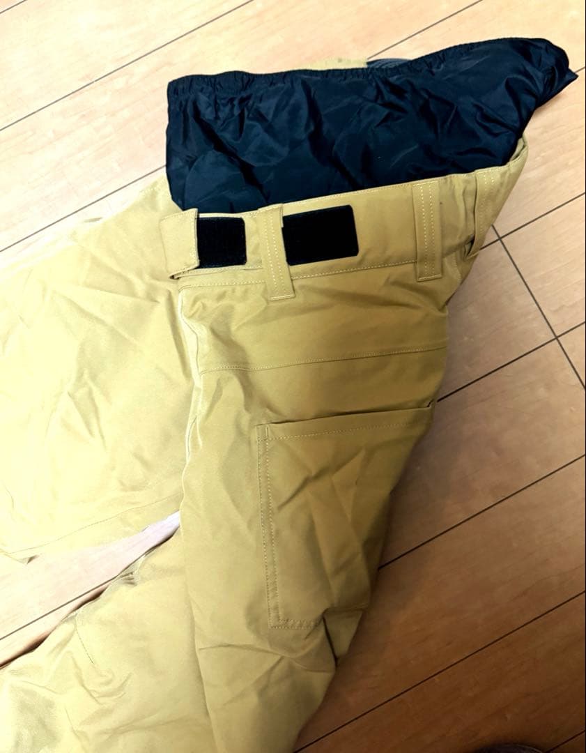 ベージュ スノーボードウェア 女性用上下