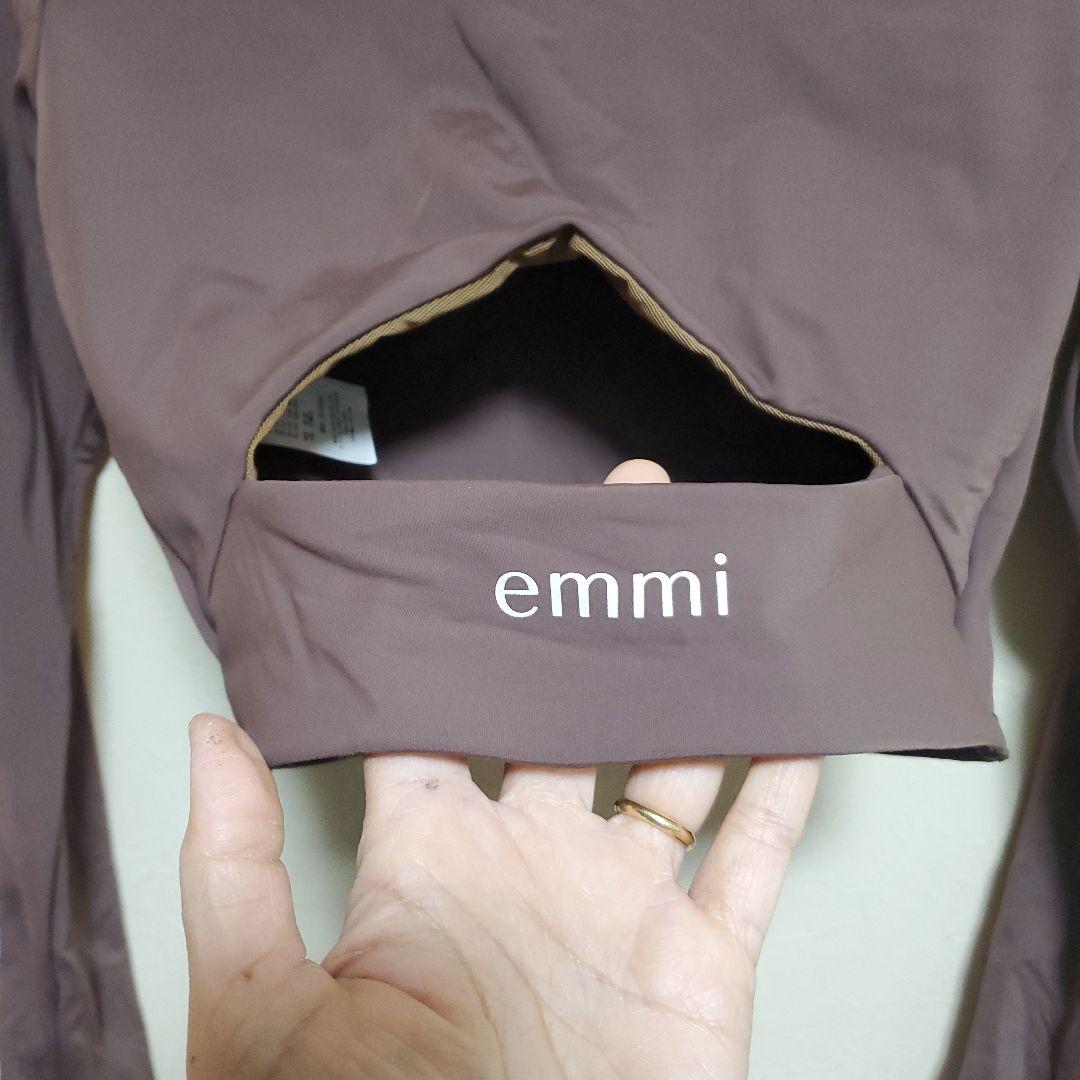 emmi エミ　ヨガ　プルオーバー　　長袖　トップス
