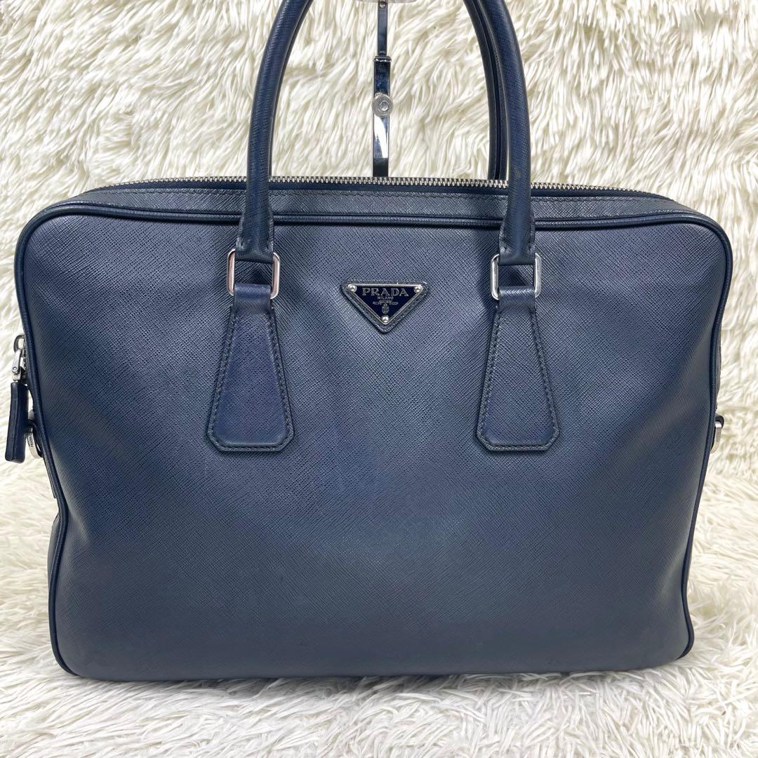 PRADA プラダ　ビジネスバッグ　三角ロゴプレート　サフィアーノレザー