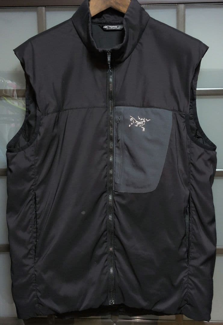 Arc'teryx 中綿ベスト ブラック　Ｌサイズ