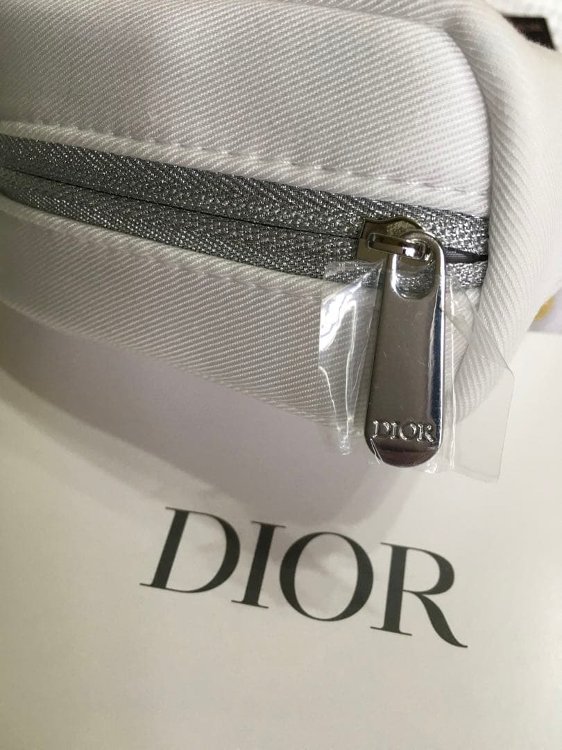 Diorアディクト リップ マキシマイザー 色 001 ディオール ポーチ