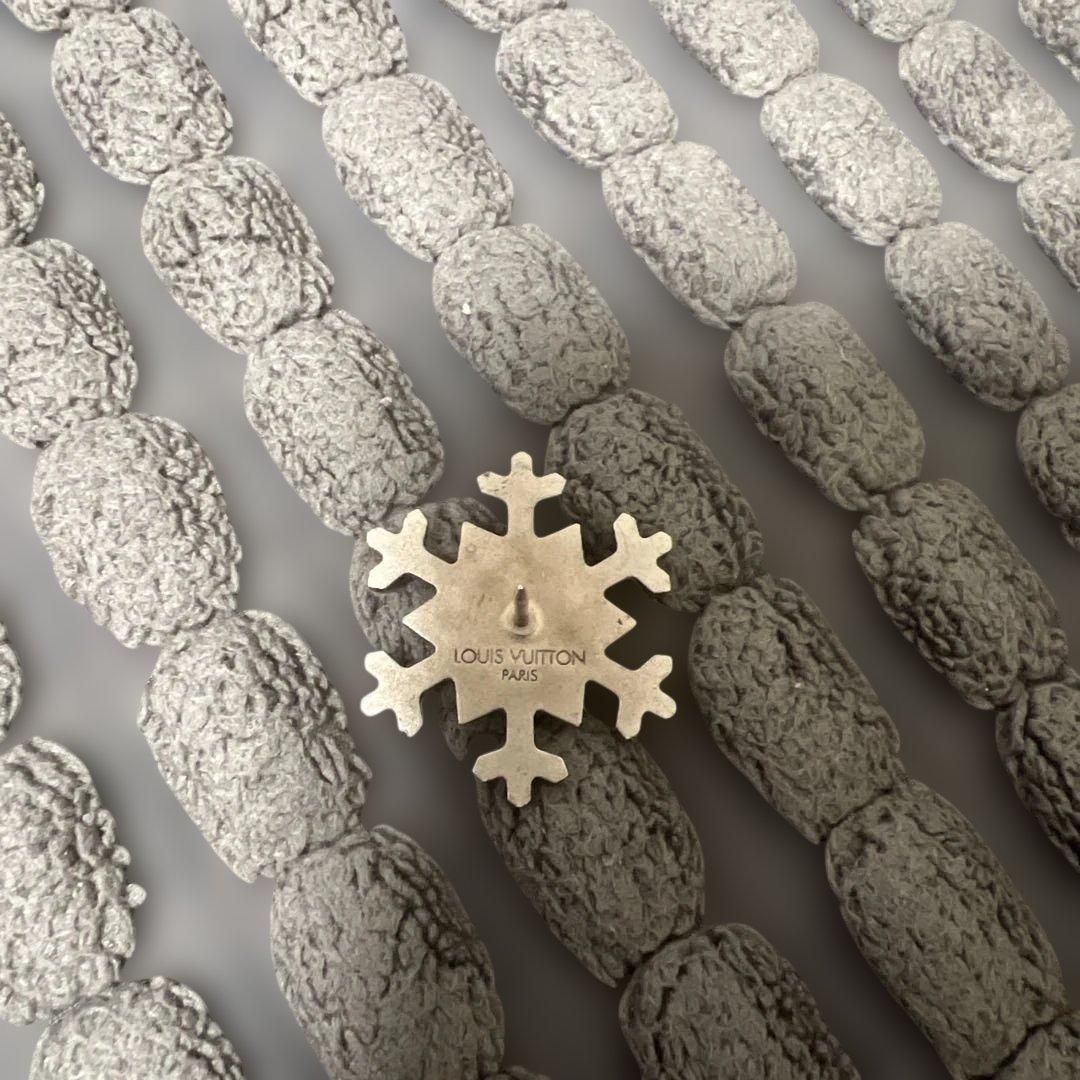 LOUIS VUITTON ルイ ヴィトン ピンバッチ　ブローチ　雪の結晶