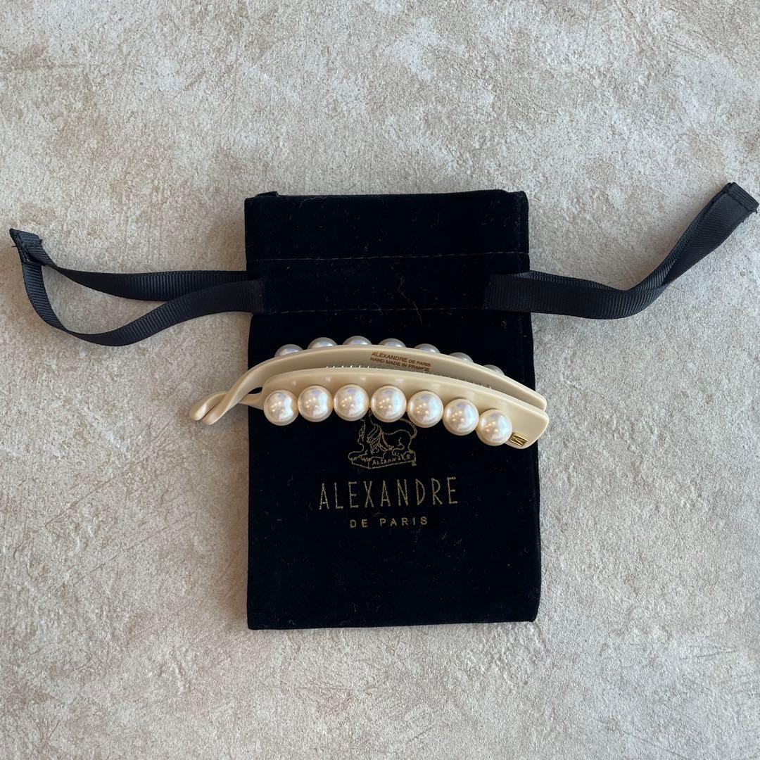 ALEXANDRE DE PARIS パール付き バナナクリップ ベージュ