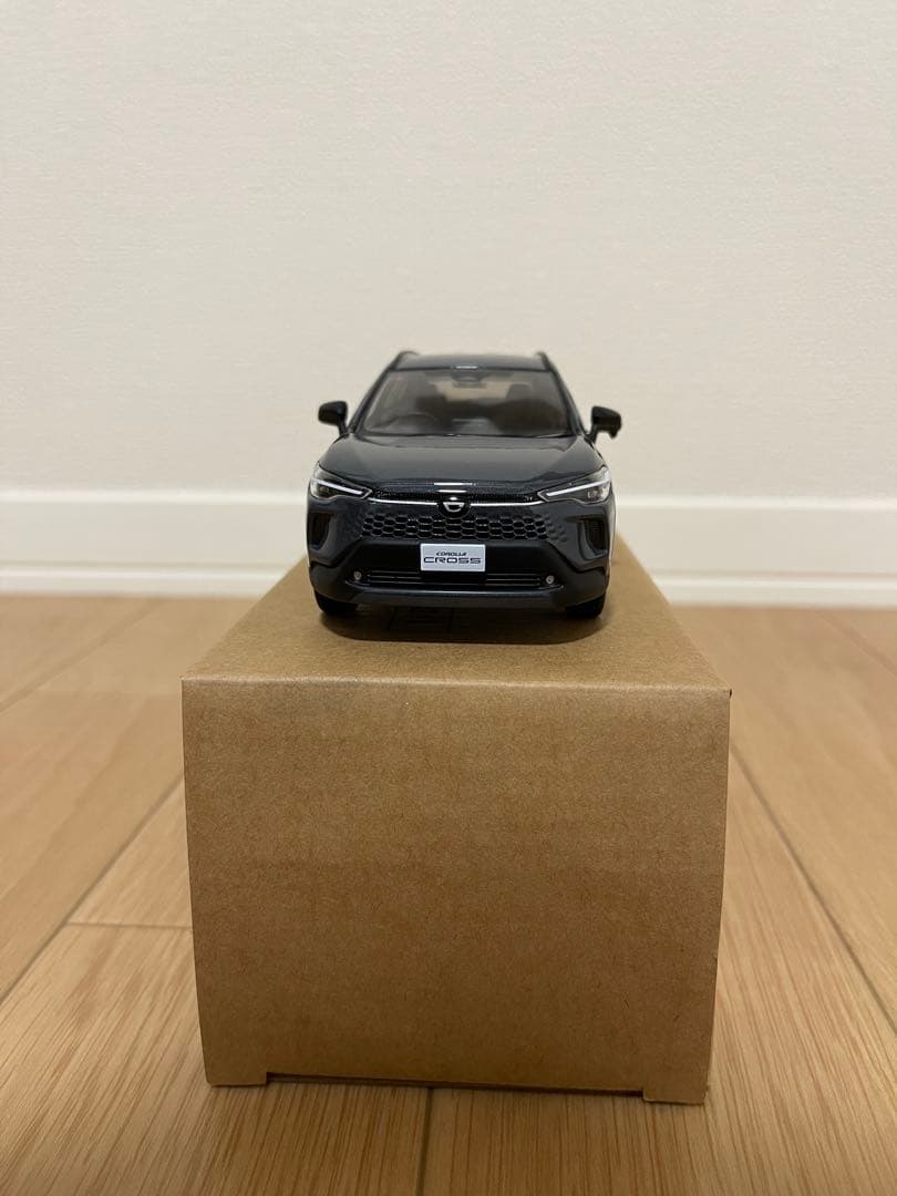 【値下げ⭕️】 1/30 新型カローラクロス ミニカー アッシュ