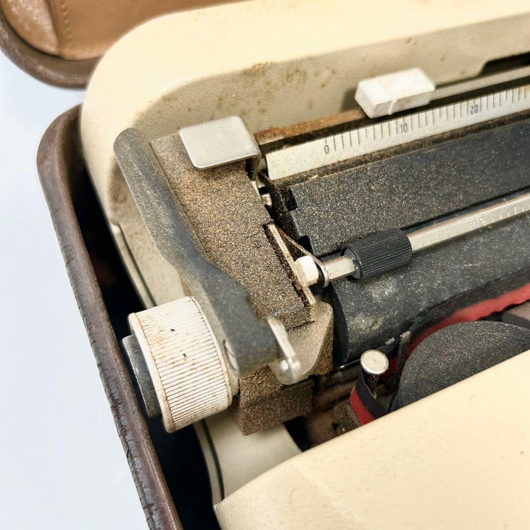 グッチ　オリベッティ　タイプライター