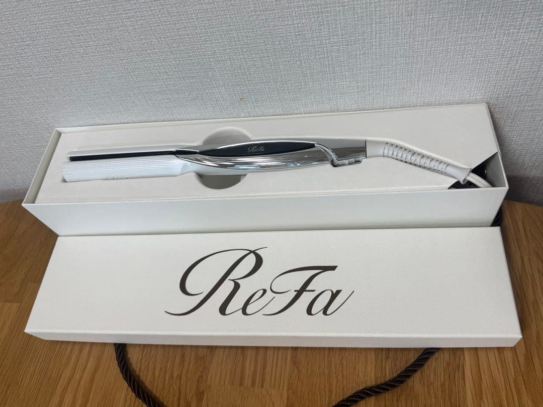 リファ　ストレートアイロン　RE-AC02A-RIW