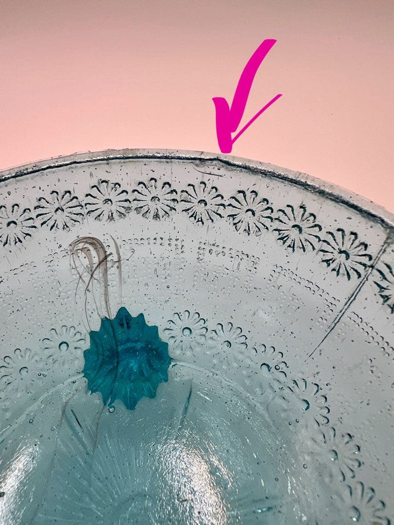 型ガラス蓋物　菓子器　キャンディポット　ボンボニエール　ウランガラス　大正ロマン