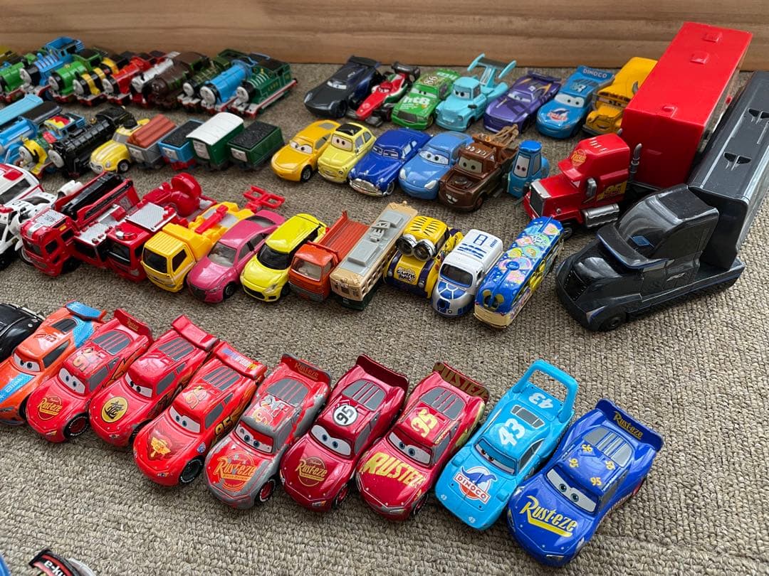 トミカ　まとめ　大量　約80台　カーズ　トーマス他