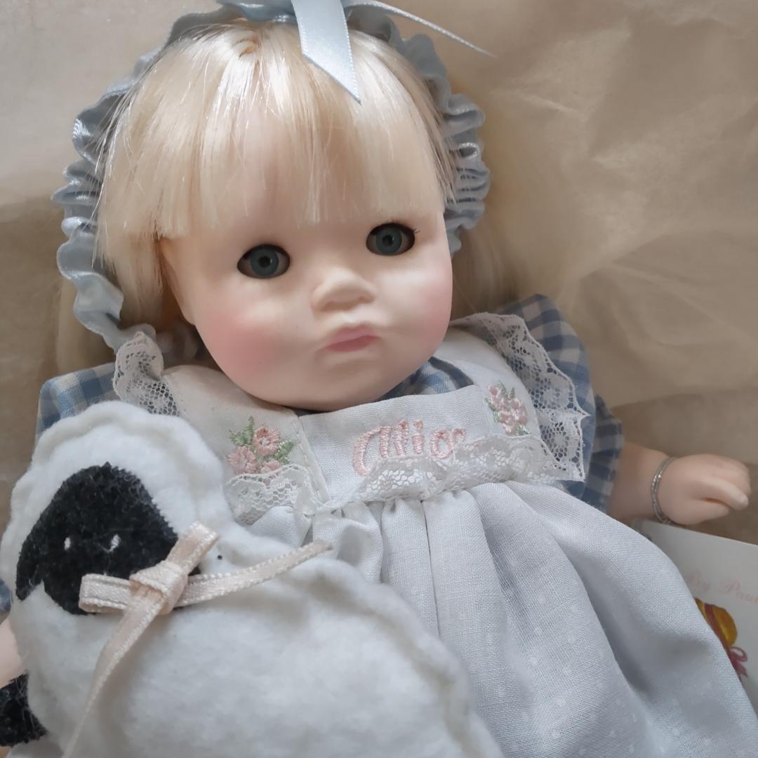 人形　コレクションドール　水色系