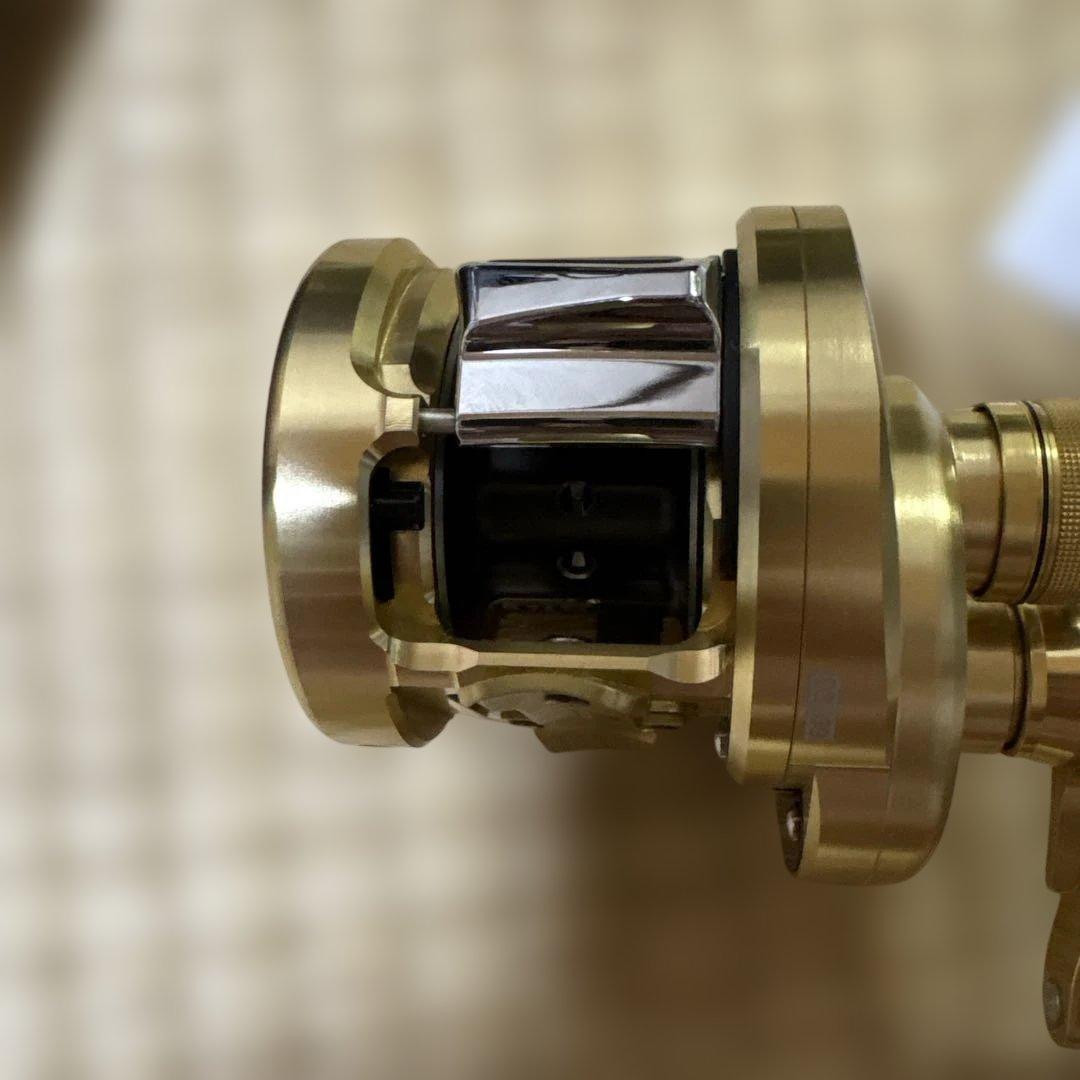 SHIMANO シマノ カルカッタコンクエスト 200HG