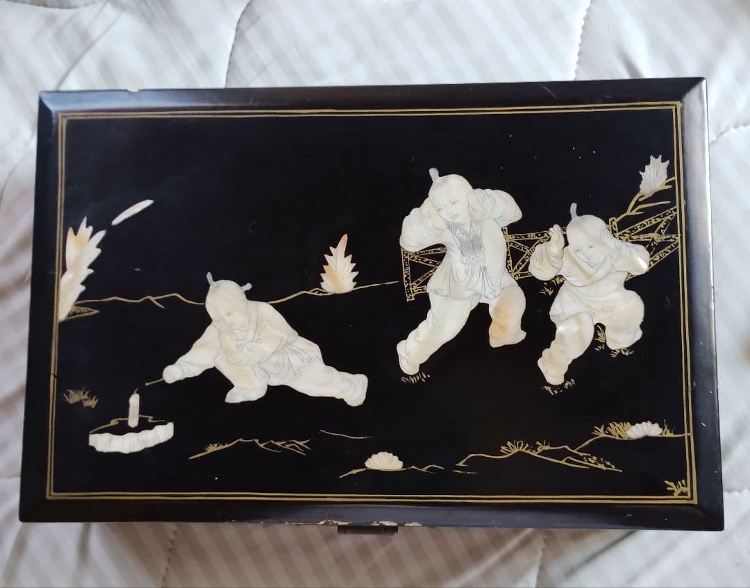 古い宝石箱？化粧箱？アンティーク？骨董？