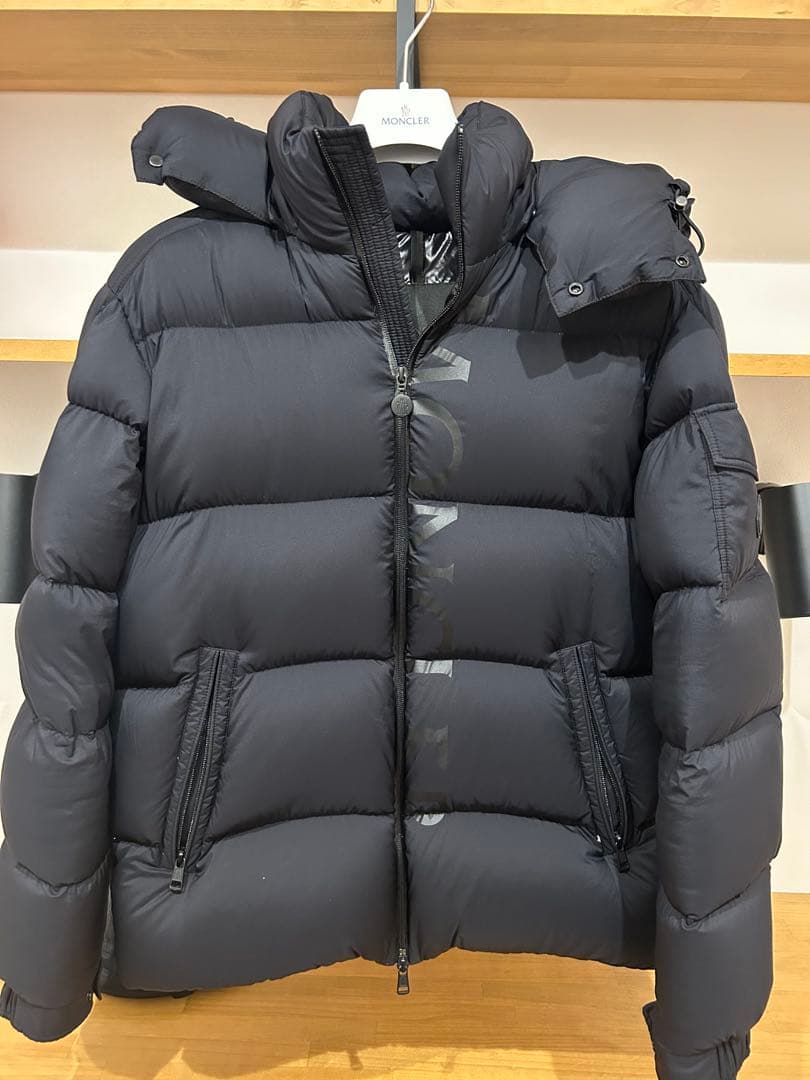モンクレール　ダウンジャケット　マウレス