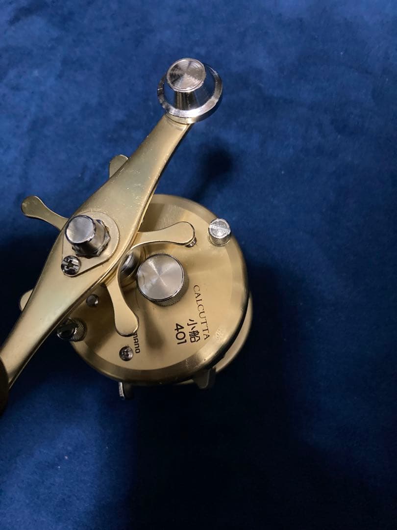 シマノ カルカッタ　小舟　401 左ハンドル