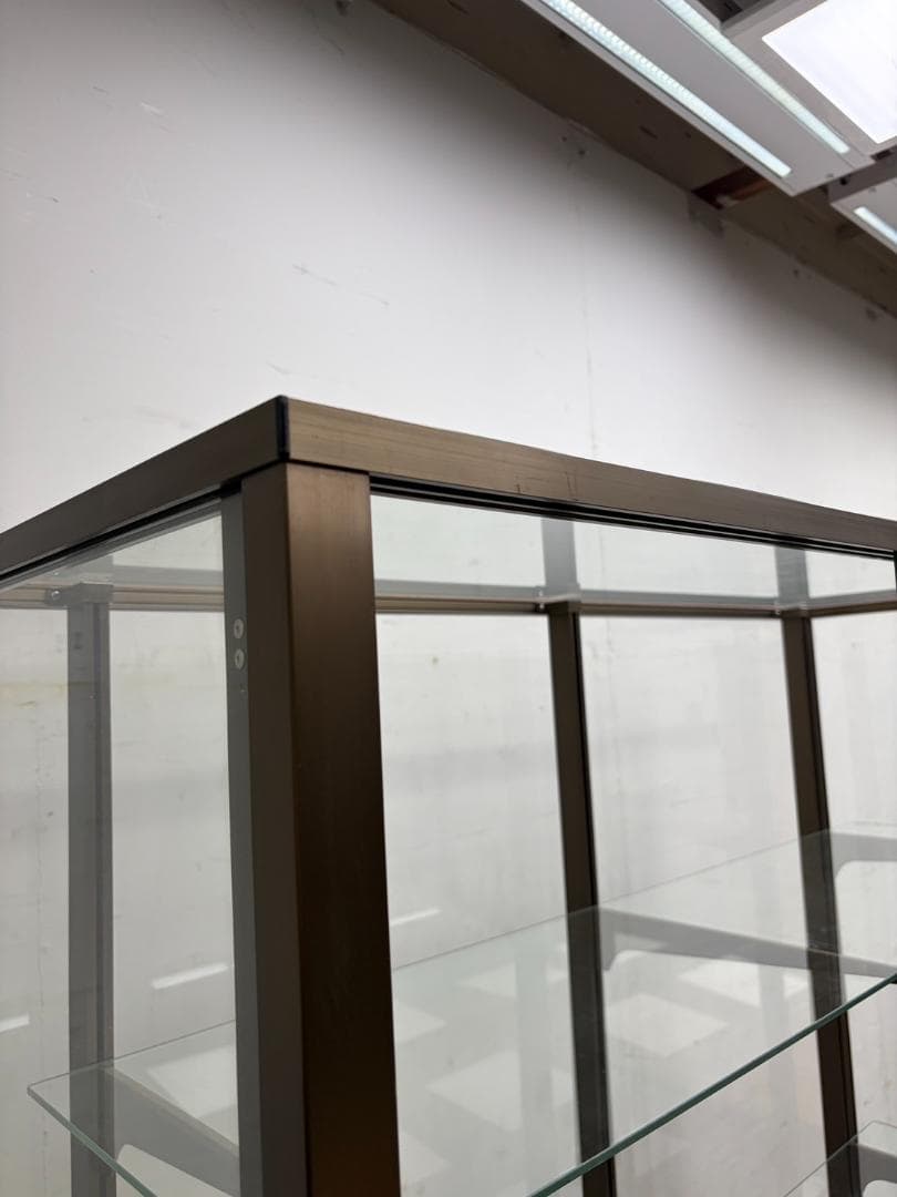 日本アルミ　ガラスショーケース　店舗用　キャスター、照明付き