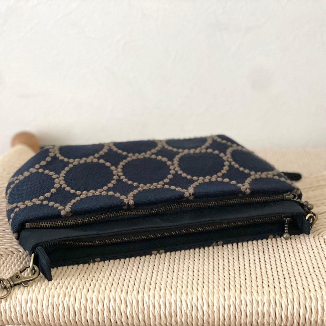 ⚮̈ミナペルホネン　tambourine navy khaki ドラポケショルダー