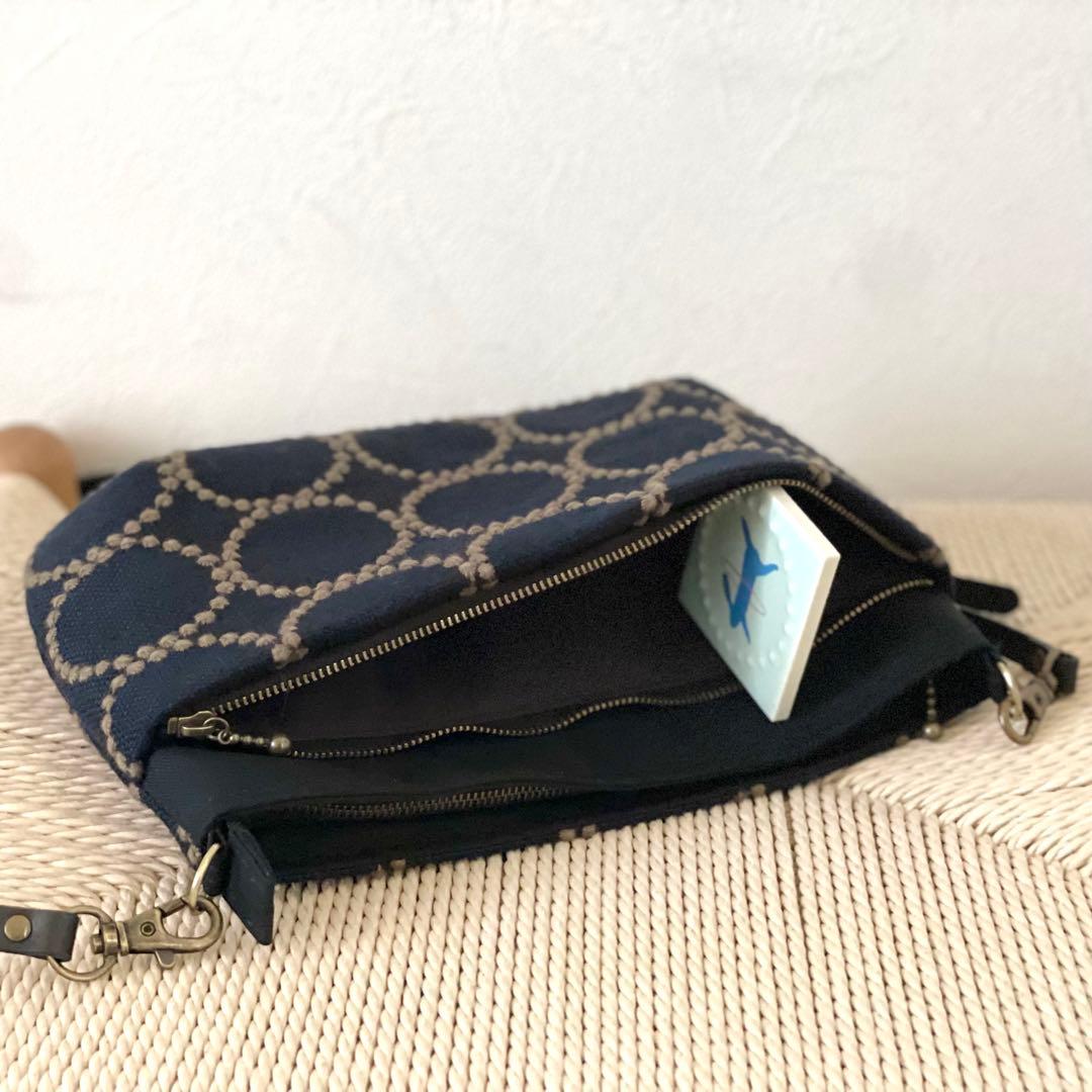 ⚮̈ミナペルホネン　tambourine navy khaki ドラポケショルダー