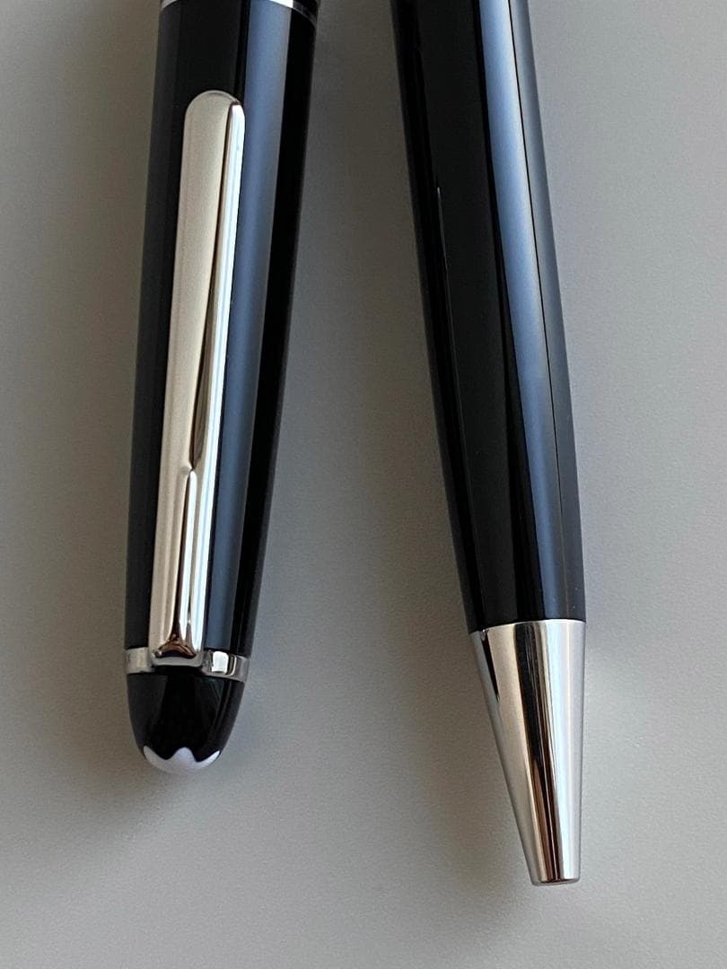 ドイツ製　モンブラン クラシック　P164　プラチナｘブラック ボールペン