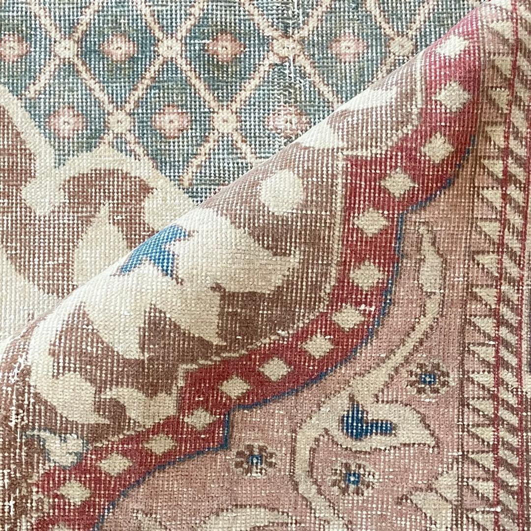 貴重129×180くすみピンク　ペパーミント　カフェラテ　トルコヴィンテージラグ