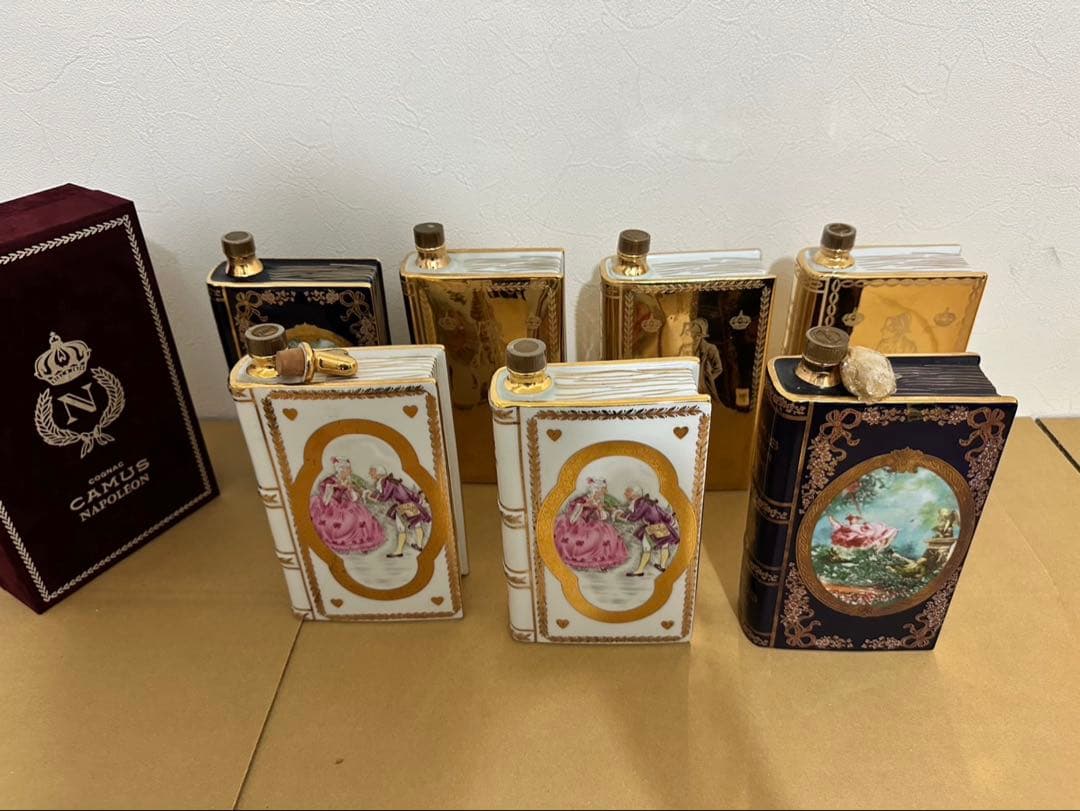 美品　未開栓　ラップ付き　ナポレオン　カミュ　ブック　７本セット　箱一個つき