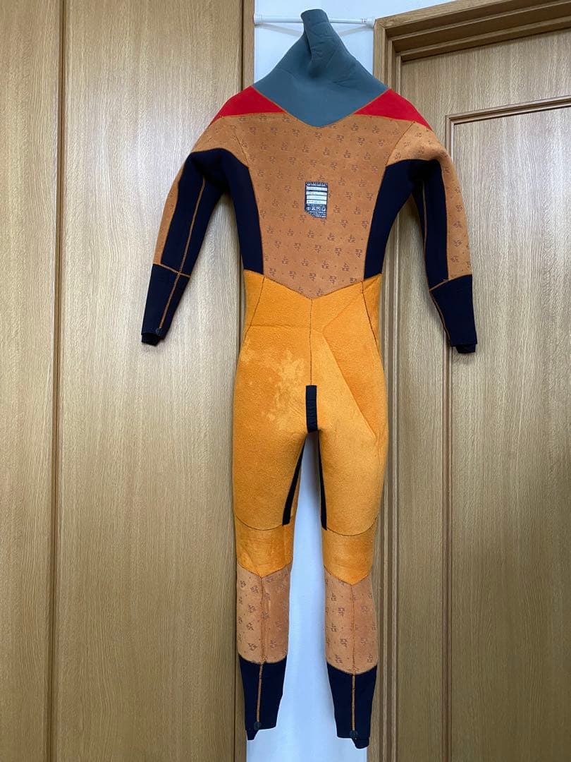 ★超人気メーカー！！【AIR TIGHT】メンズ５×３ｍｍセミドライフルスーツ