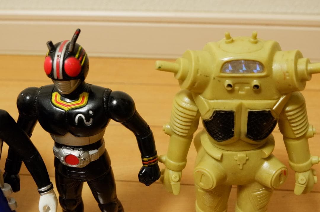 ソフビ人形　5体セット　昭和レトロ　ウルトラマン　怪獣　仮面ライダー　6-32