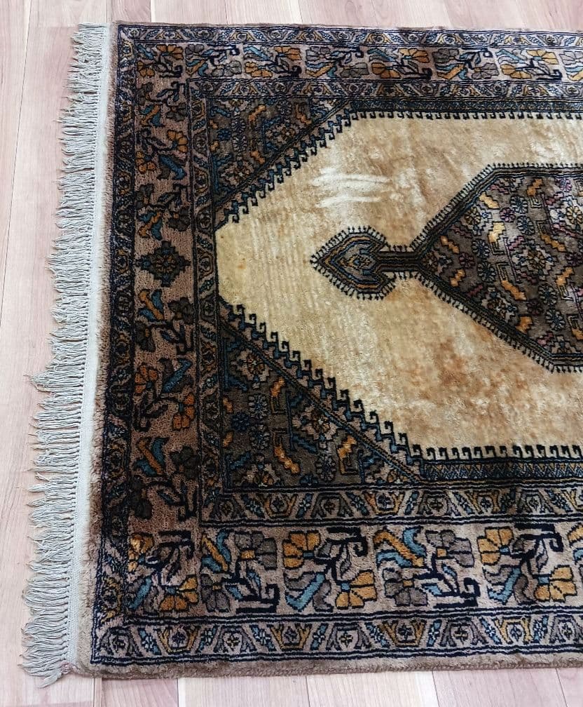 Y3075 パキスタン絨毯 ウール 手織り 181×122㎝ トライバルラグ