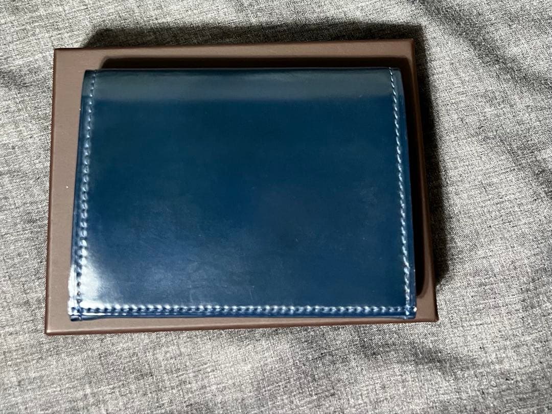 【中古】Paul Smith 名刺入れ　 蝋引きコードバン　美品　ブルーカラー
