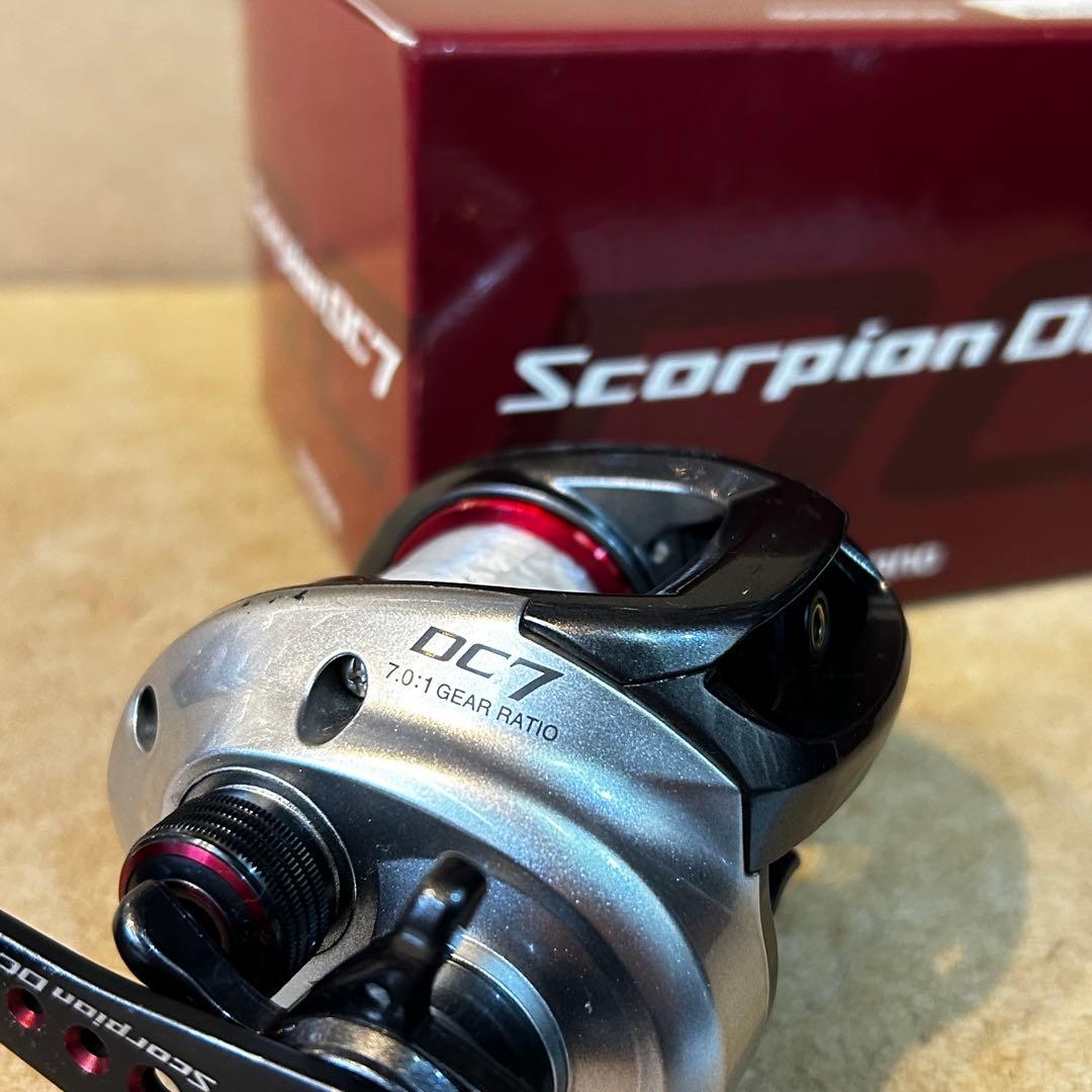 シマノ スコーピオンDC7 右ハンドル ベイトリール