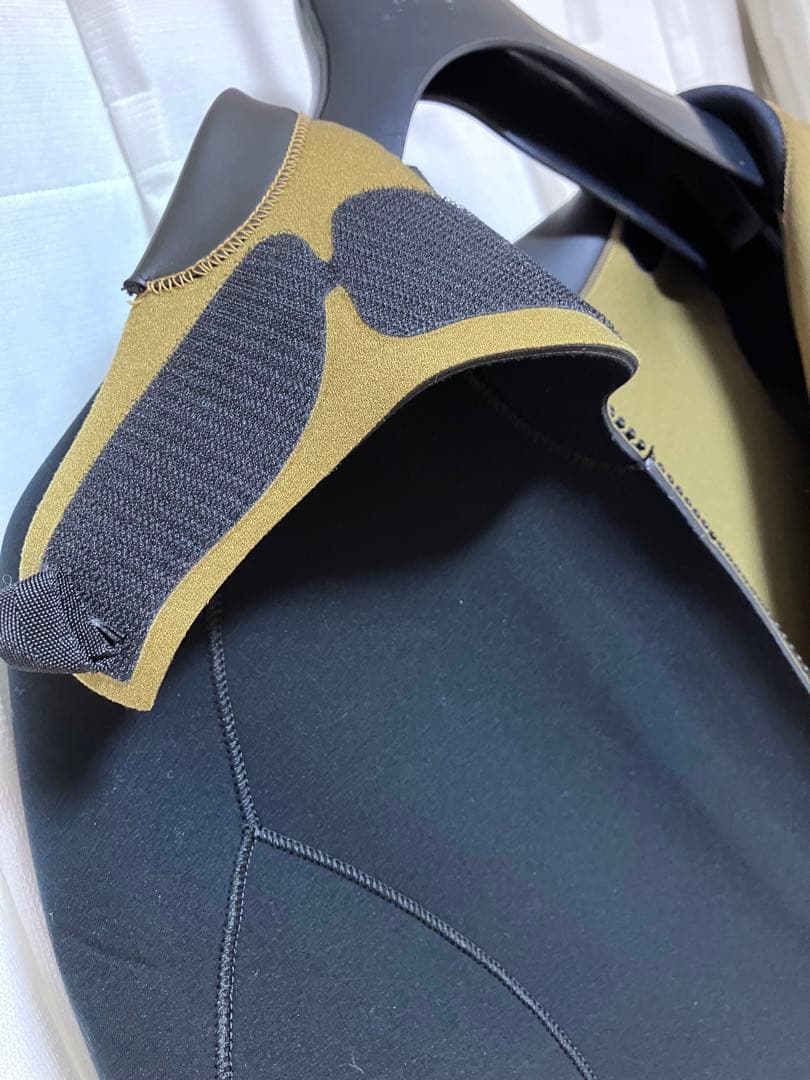 RASH WETSUITS ラッシュウエットスーツ