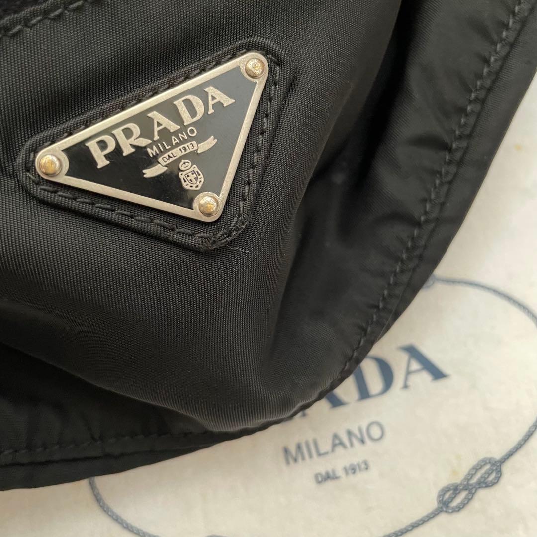 PRADA ブラック ボディバッグ 黒 ナイロン ウエストポーチ　プラダ