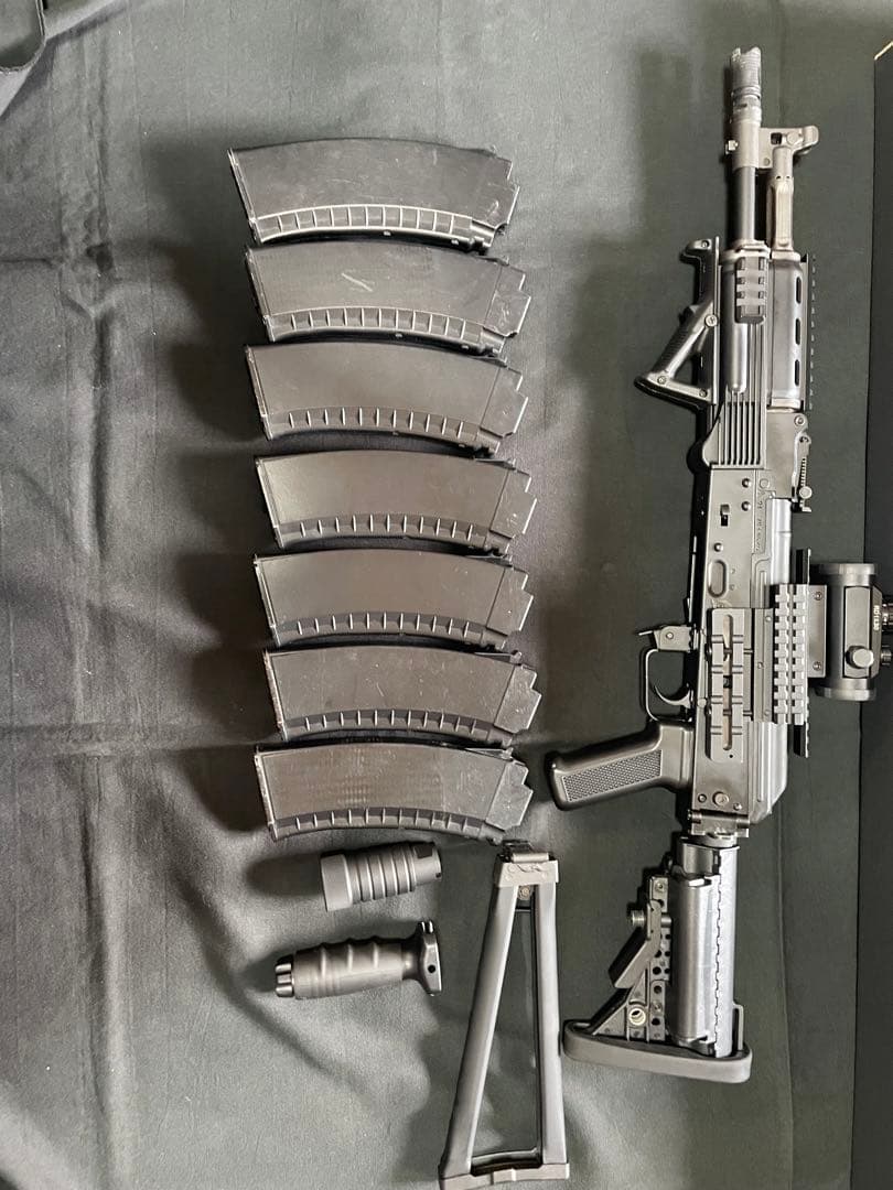 次世代電動ガン　AK102 M4ストックカスタム　マグ7本　サイト　その他セット