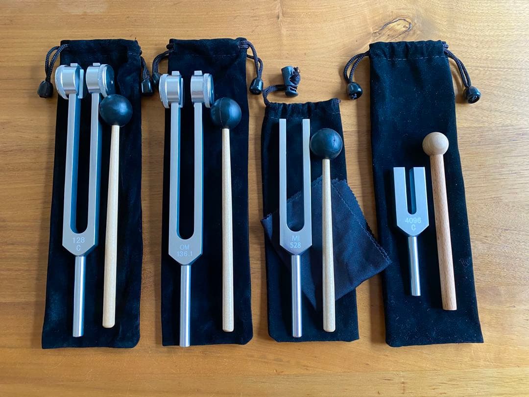 新品　音叉　128  136.1  528  4096hz チューナー　セット