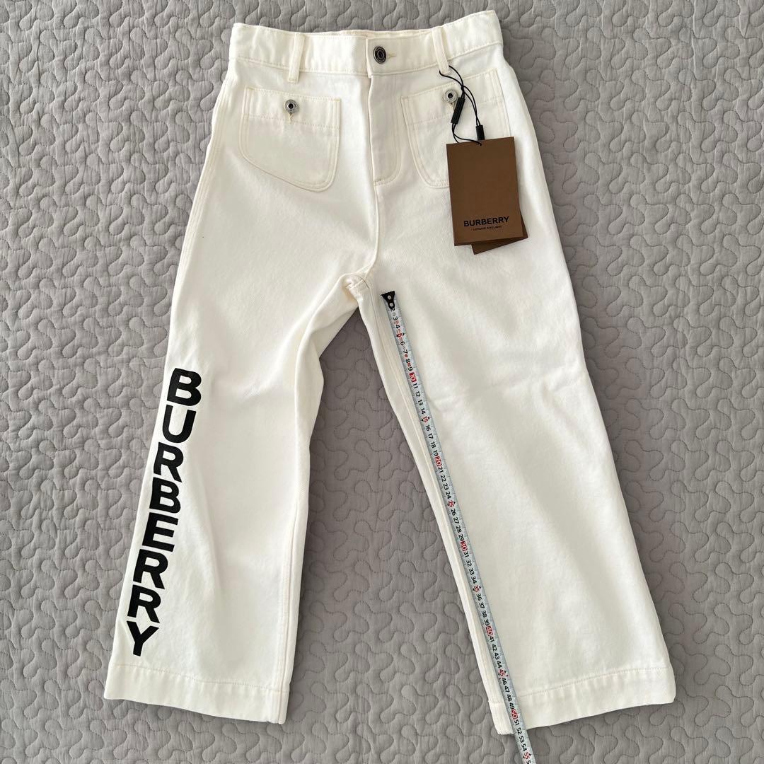【新品タグ付き】BURBERRY バーバリー 140cm ロゴ 白デニムパンツ