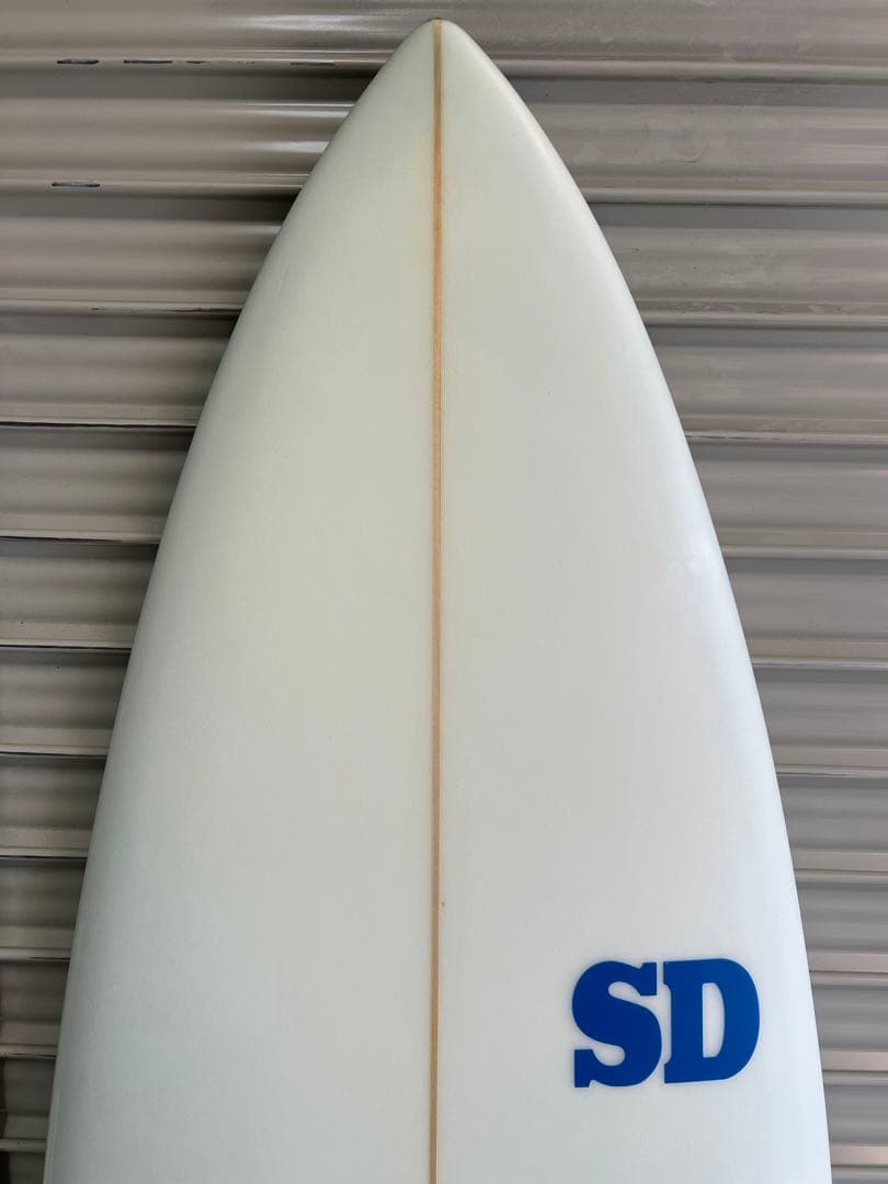 ローカルサーフボード 5'11\" トライフィン付き