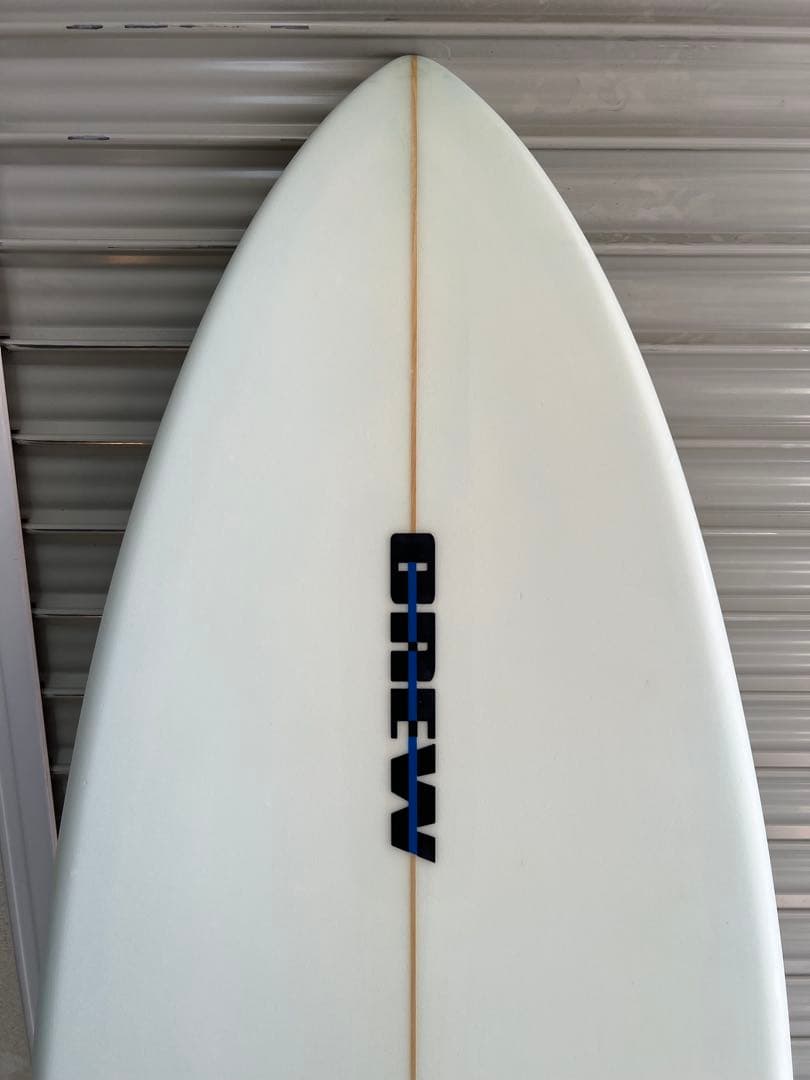 ローカルサーフボード 5'11\" トライフィン付き