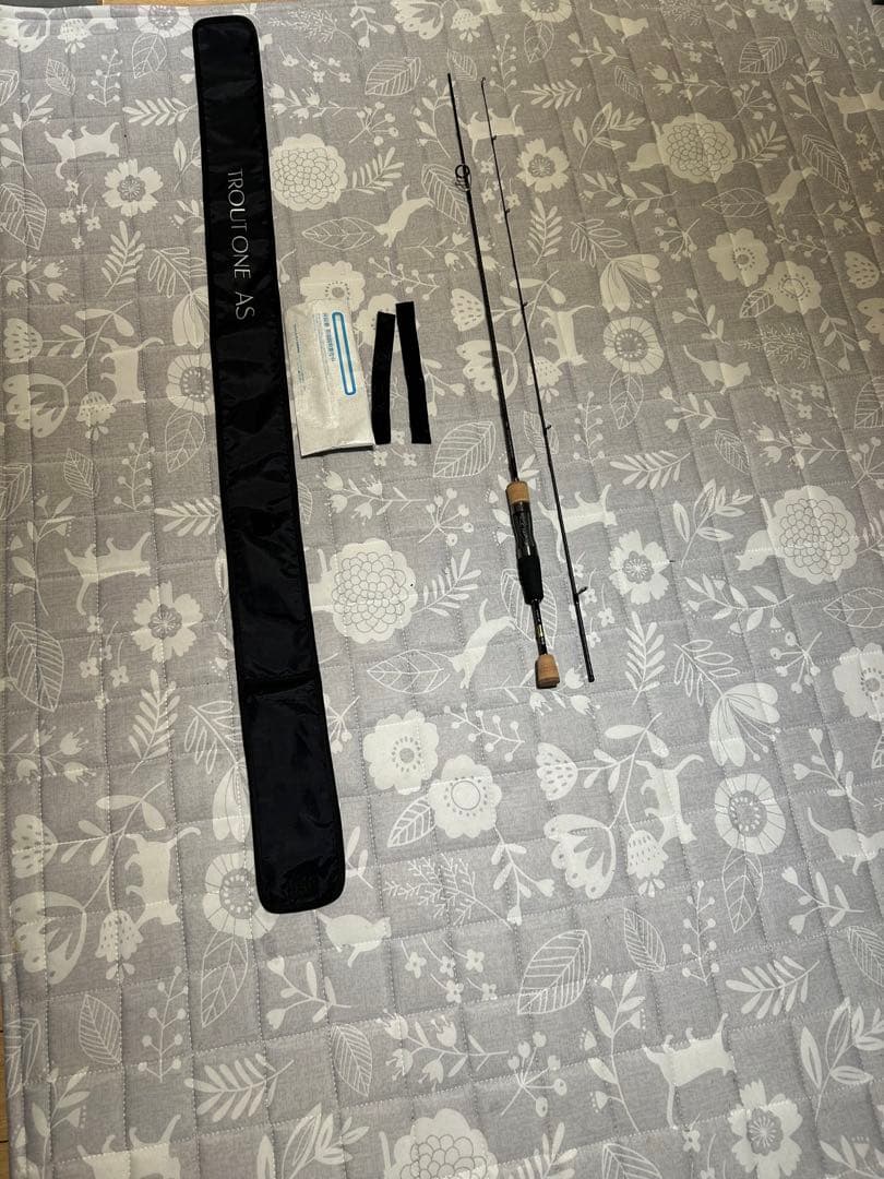 TROUT ONE AS トラウトロッドとケース